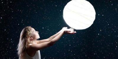 Ένα παιδί μετράει ψευδαισθήσεις stars